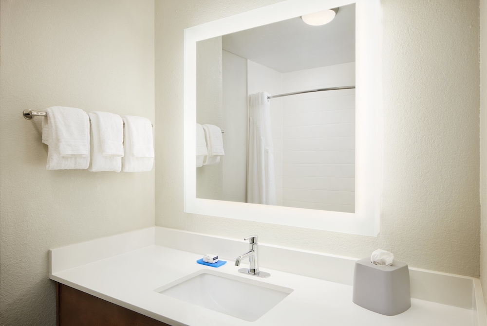 Holiday Inn Express Hotel And Suites Panama City Tyndall 31/31