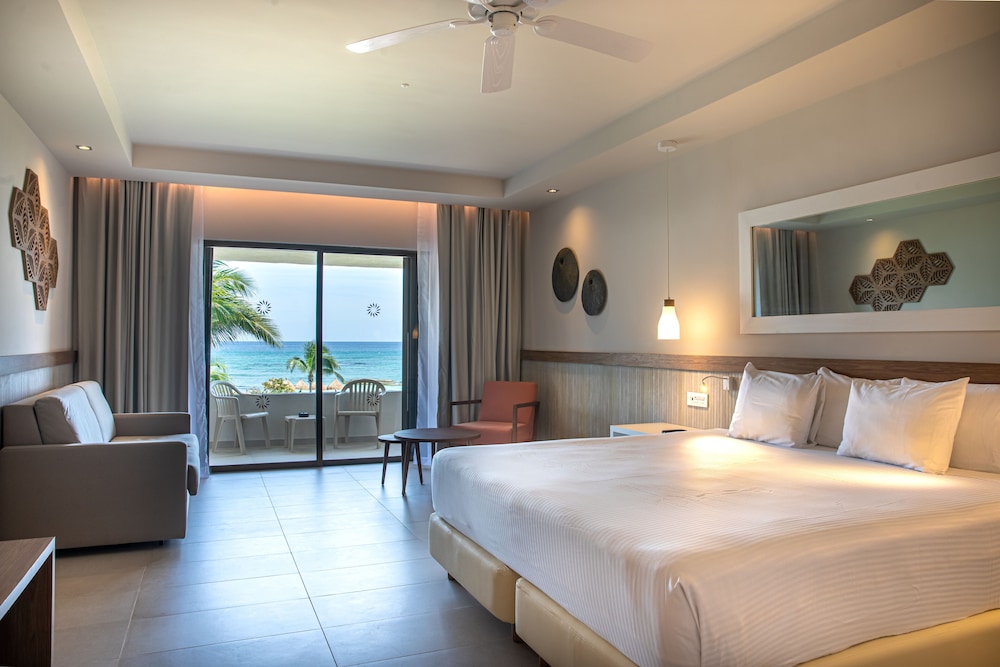 PREMIUM, SUPERIOR, OCEAN FRONT
