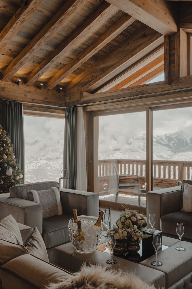Ultima Courchevel Belvedere 33/50