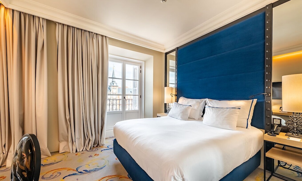Plaza Mayor, Deluxe, King Bed