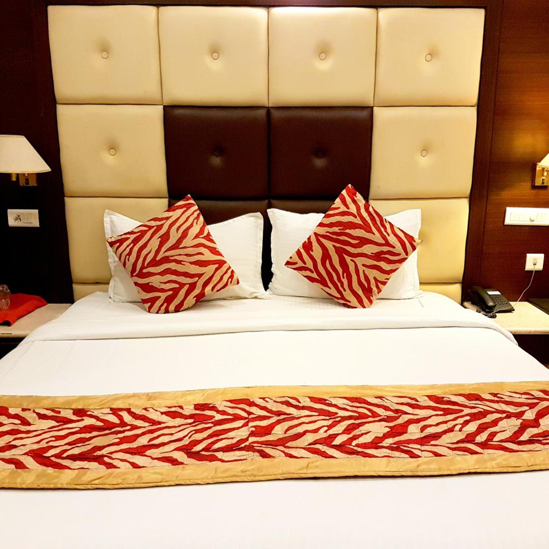 Oyo Premium Nayapalli Irc Village 11/72