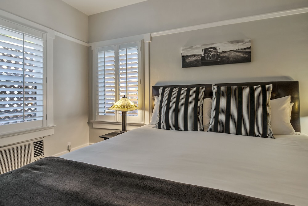 Craftsman Inn 27/70