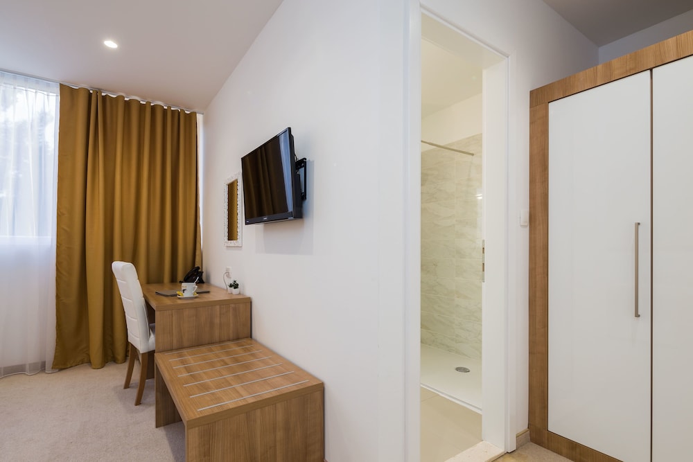 Hotel Corner 49/58