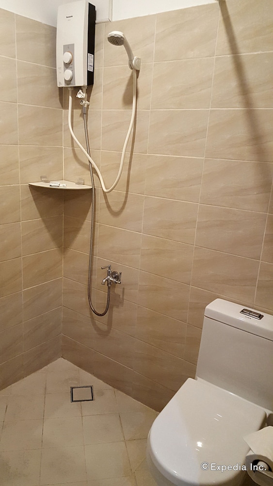 Golden Gate Suites 31/65