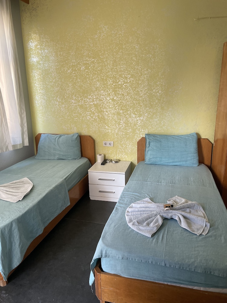 Ersoy Ak Pansiyon 12/50