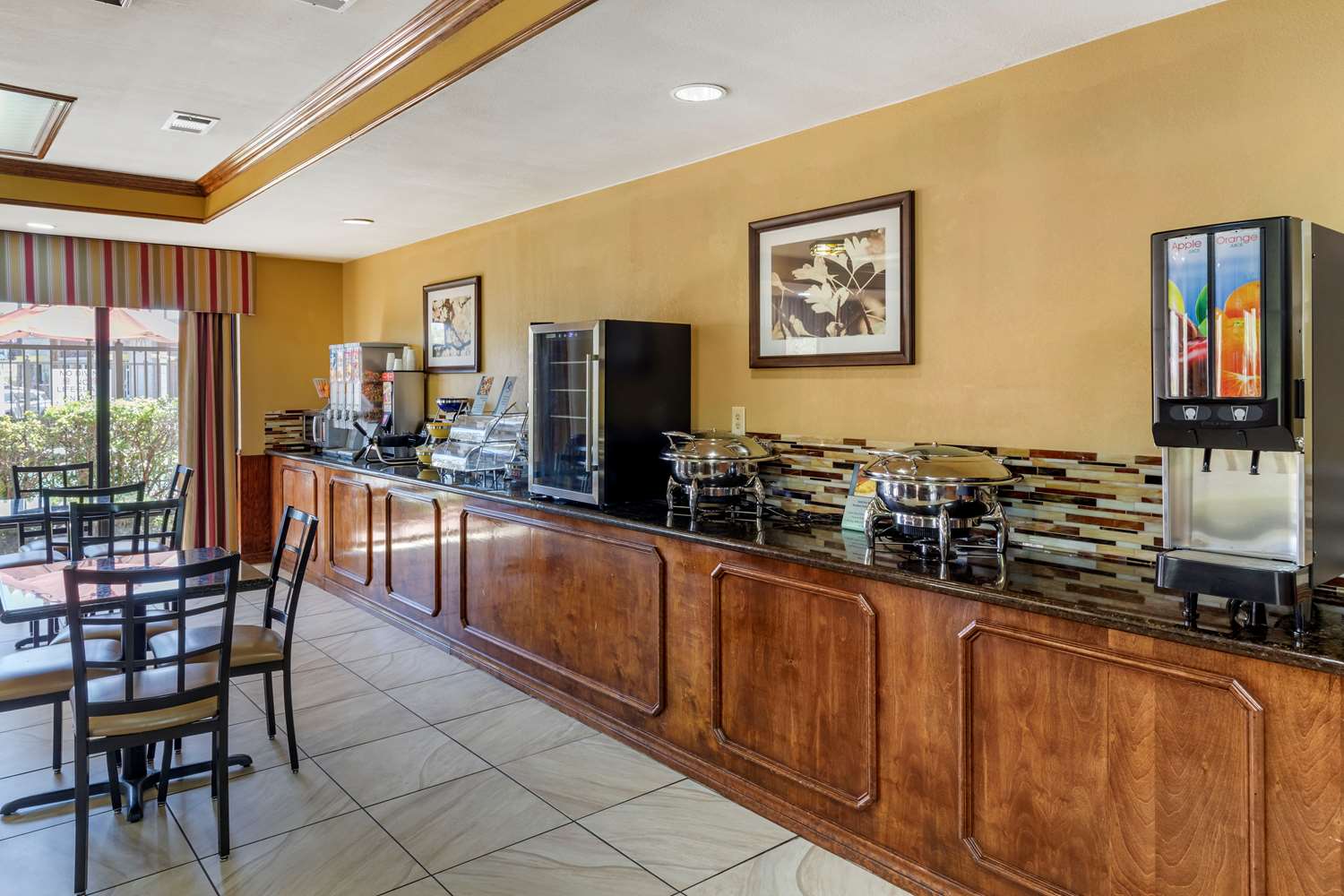 Best Western Lindale Inn 21/28