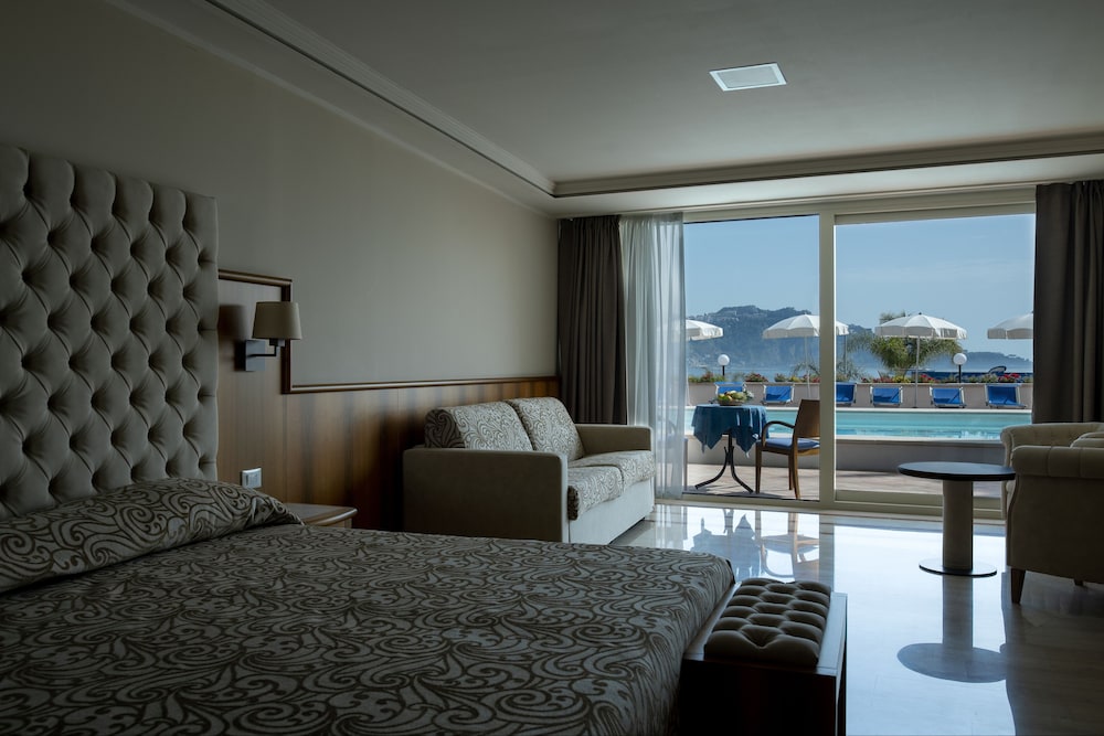 Panoramic Hotel 31/45
