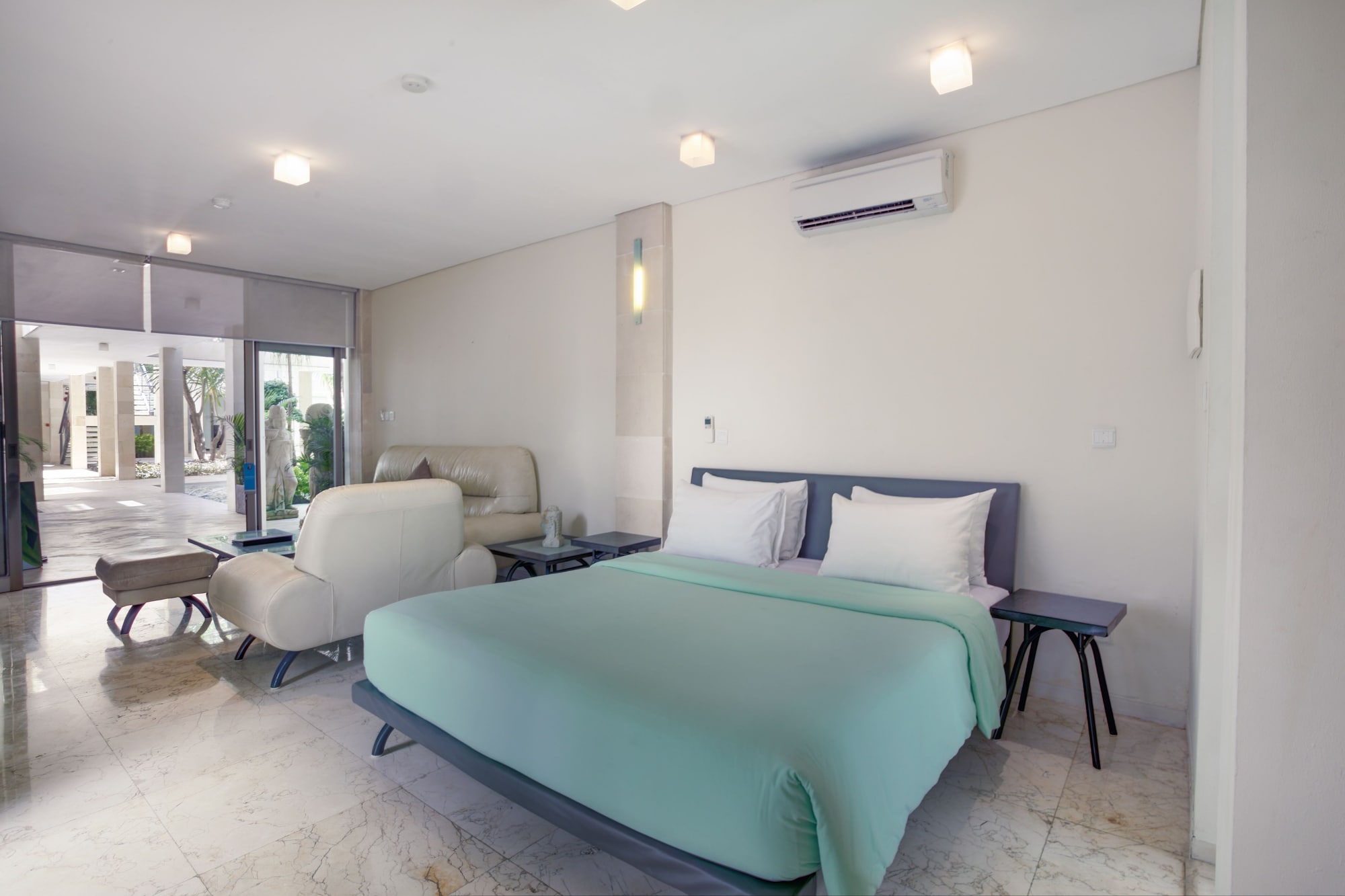 Studio, Double Bed, FuramaXclusive Ocean Beach Seminyak 2/5