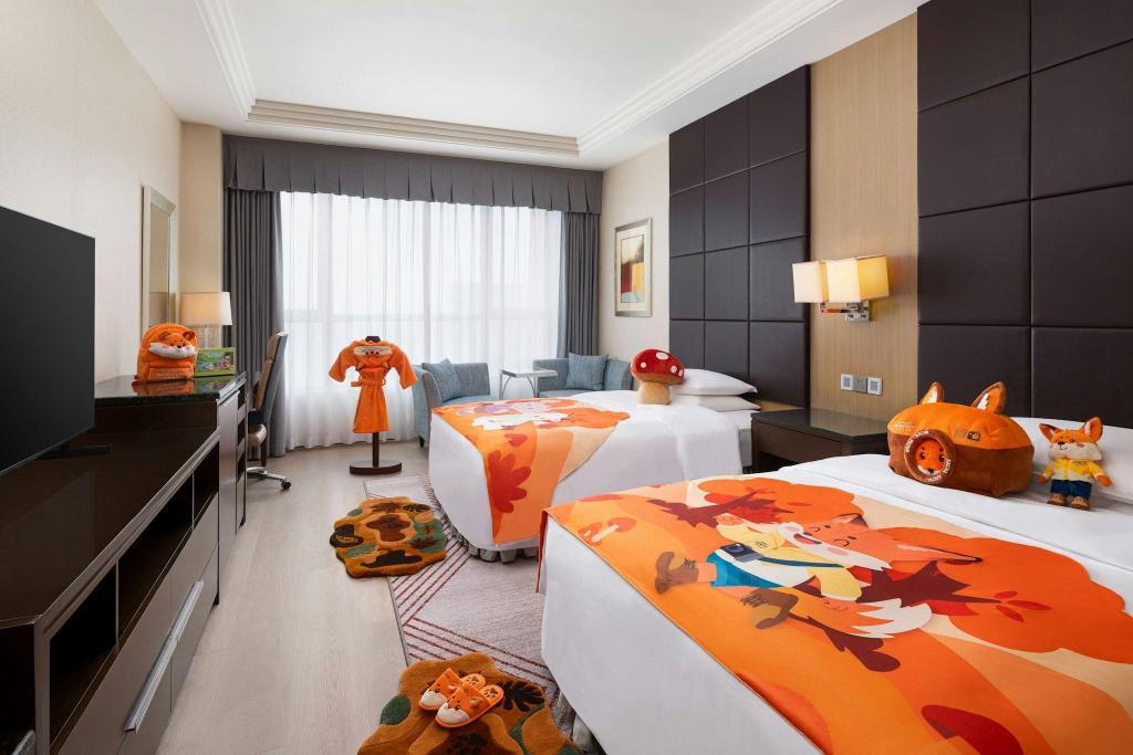 Marriott, Guest Room, Twin Beds, City View