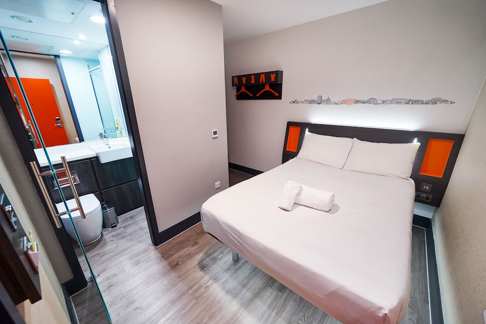 Basic, Double Bed, No Window