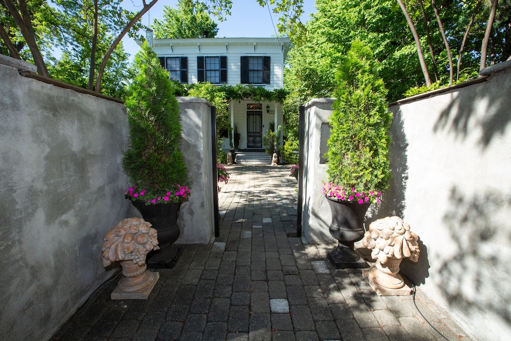 Dunbar House Inn And Event Property 42/50