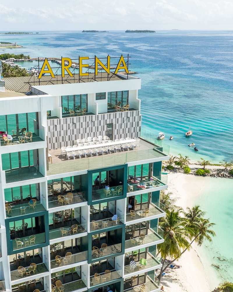 Arena Beach Hotel 2/48
