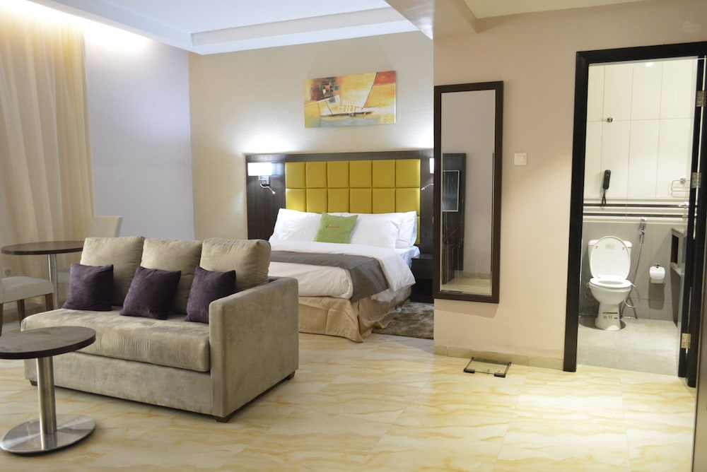 De Santos Hotel Awka 23/32