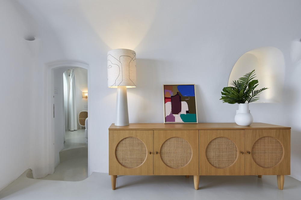 Olea Cave House 2/50