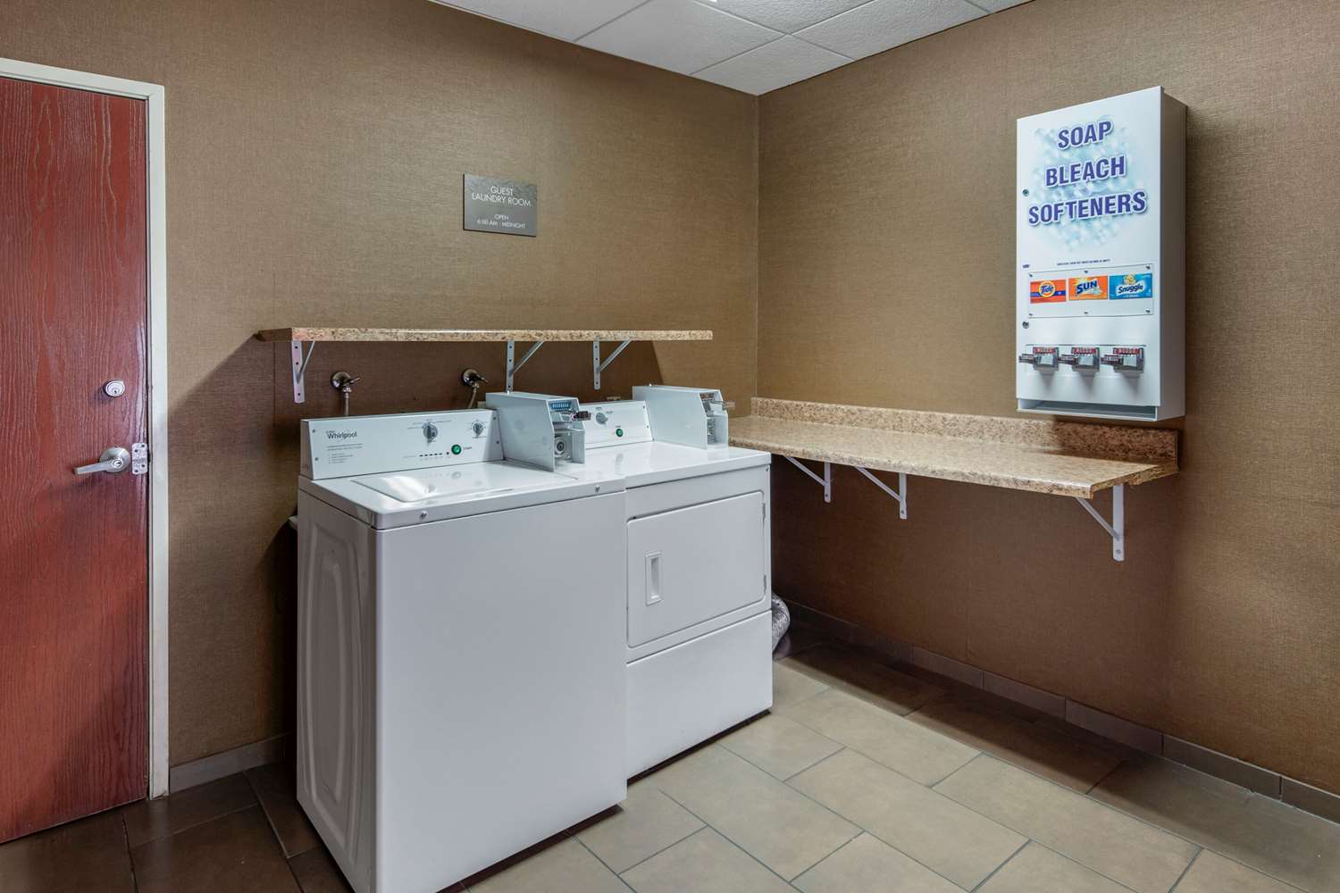 Comfort Suites Near Six Flags Magic Mountain 4/30