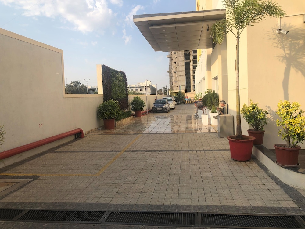 Holiday Inn Express Nashik Indira Nagar 1/56