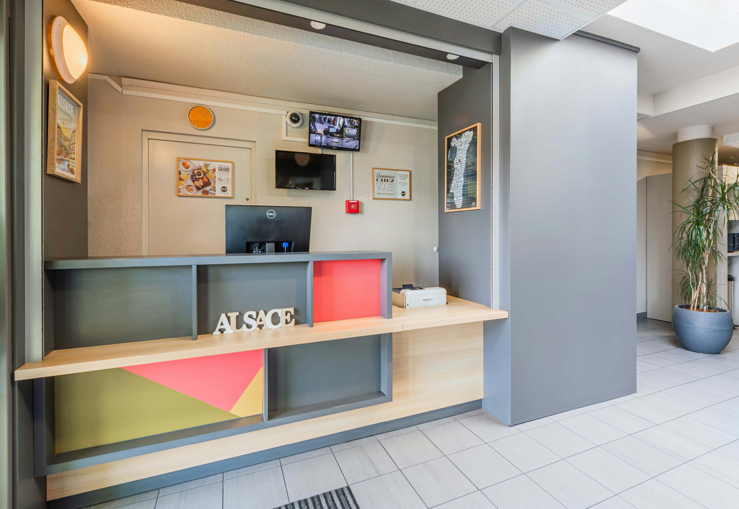 Lobby at B&B Hotel Mulhouse Ile Napoleon, ILLZACH