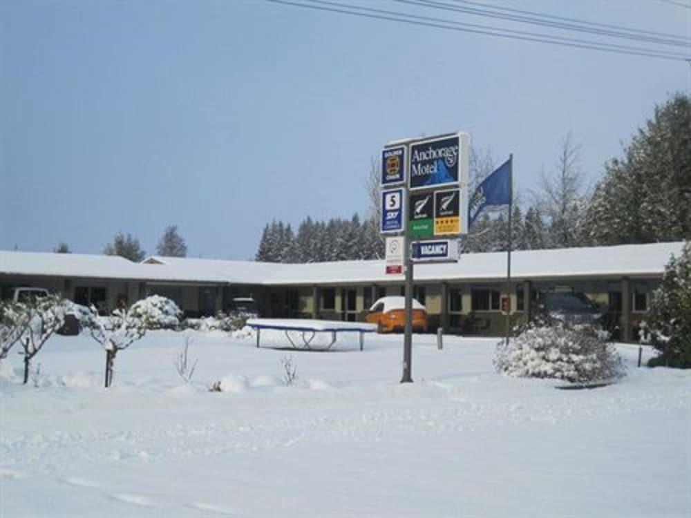 Anchorage Motel 72/74