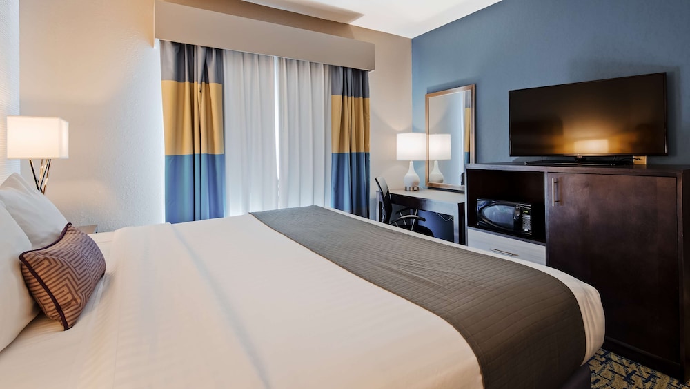Spark by Hilton Erie 5/29