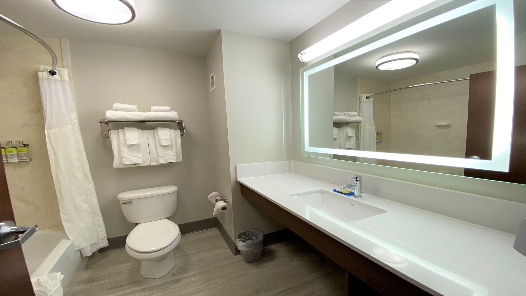 غرفة قياسية بسريرين كوين، Holiday Inn Express Suites Somerset Central 4/7