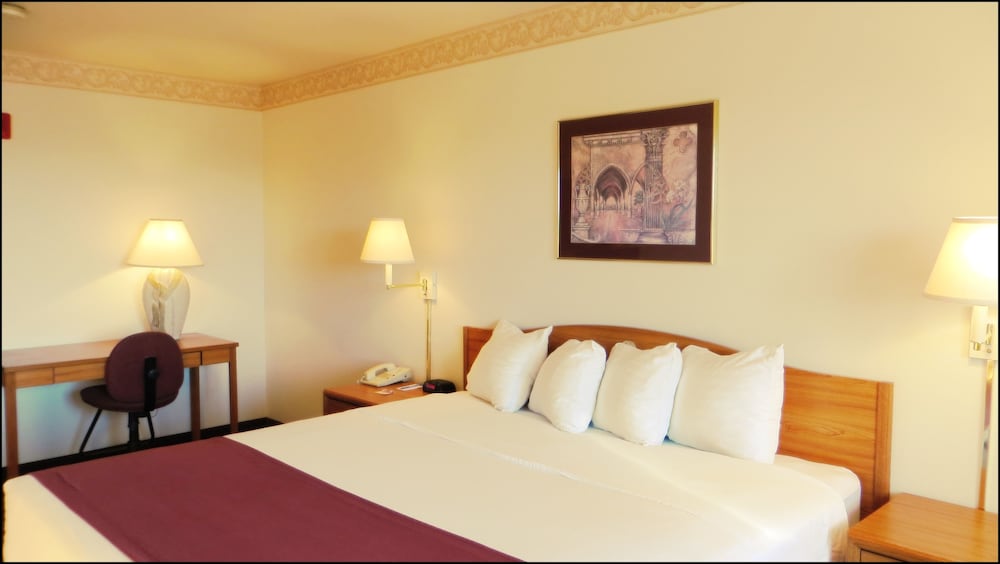 Peppermill Empress Inn 17/65