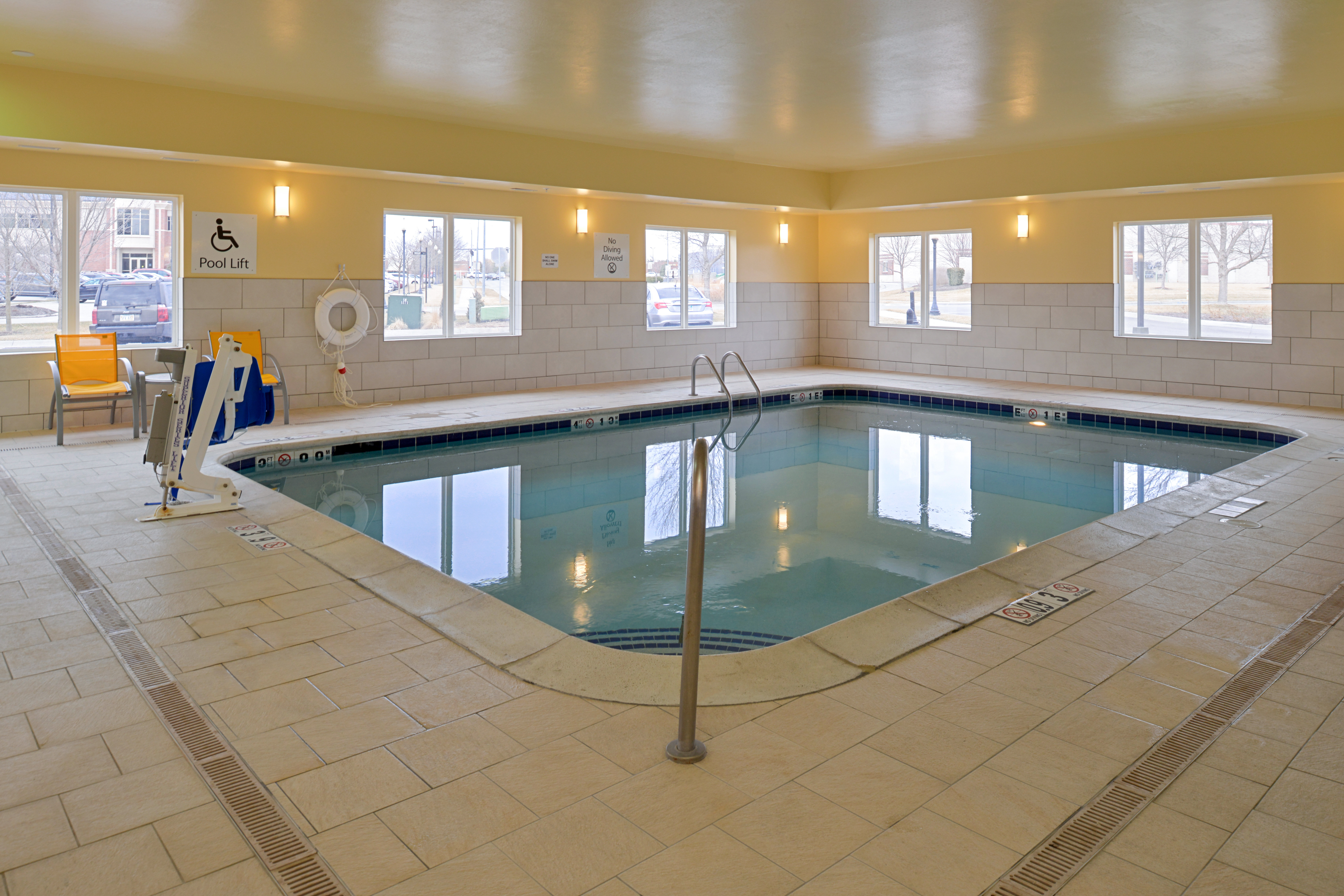 Holiday Inn Express Hotel And Suites Omaha West 29/46
