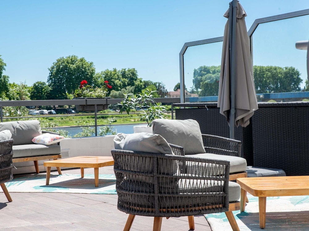 Mercure Nevers Pont De Loire 35/67