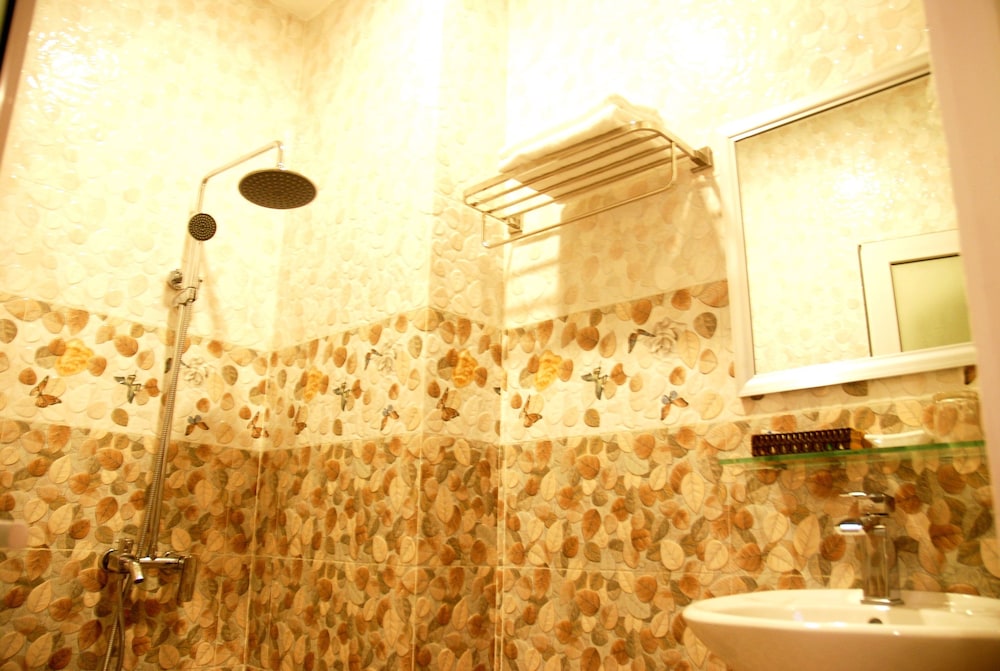 Dalat Flower Hotel 67/72
