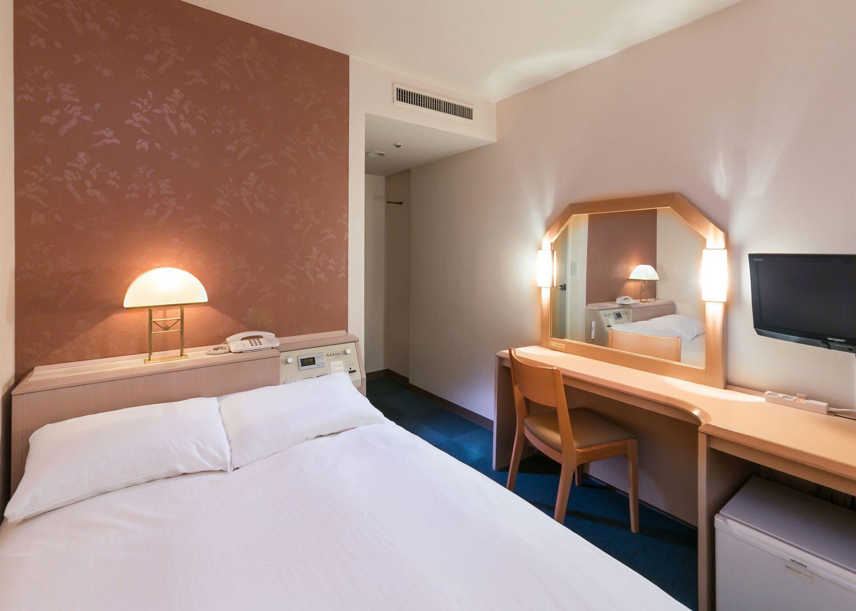 Semi Room, Single Bed, Semi Double Bed, Smoking