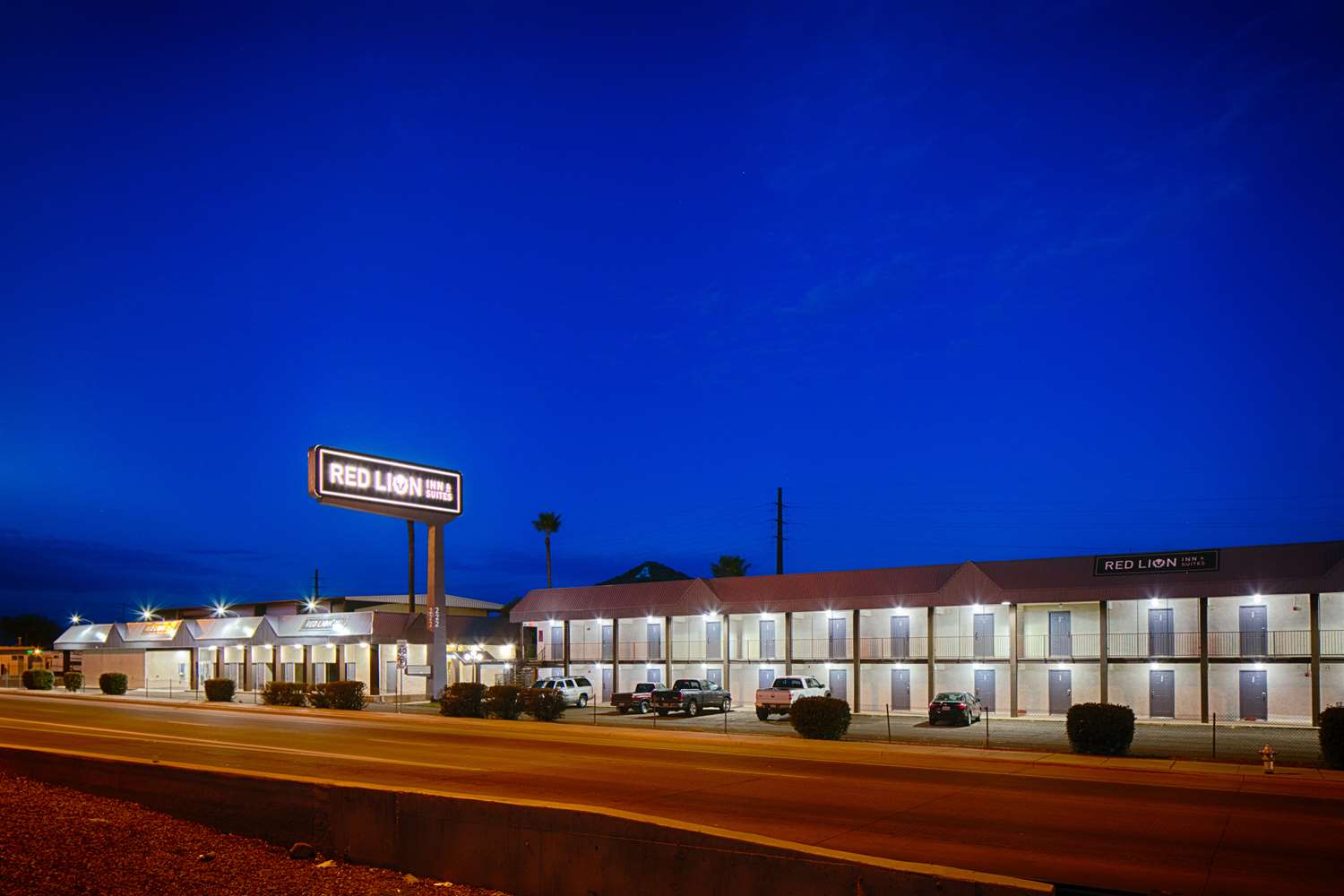 Red Lion Inn & Suites Tucson Downtown 2/7