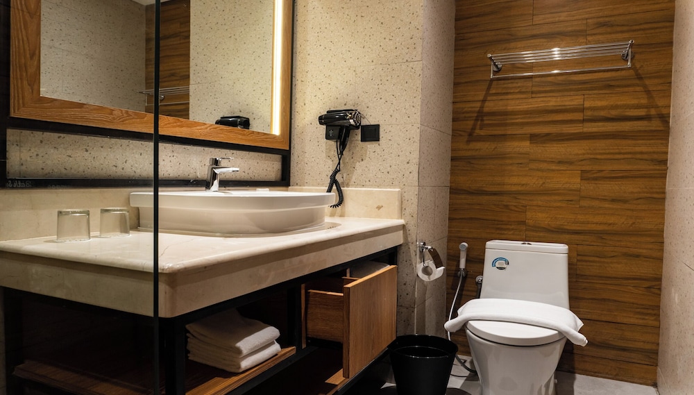 غرفة كلاسيكية بسرير كوين بشرفة، Grand Sunshine Resort and Convention 4/4