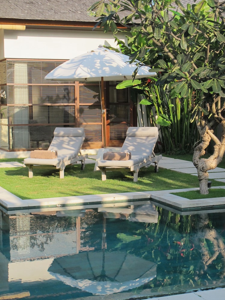 Nyaman Villas 8/34
