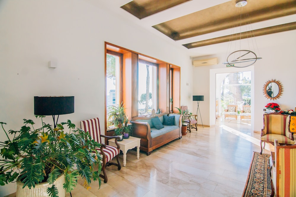 Hotel Roger de Flor by Seleqtta 43/66