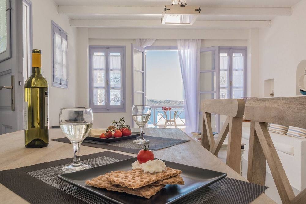Black Diamond Suites Adults Only 36/50