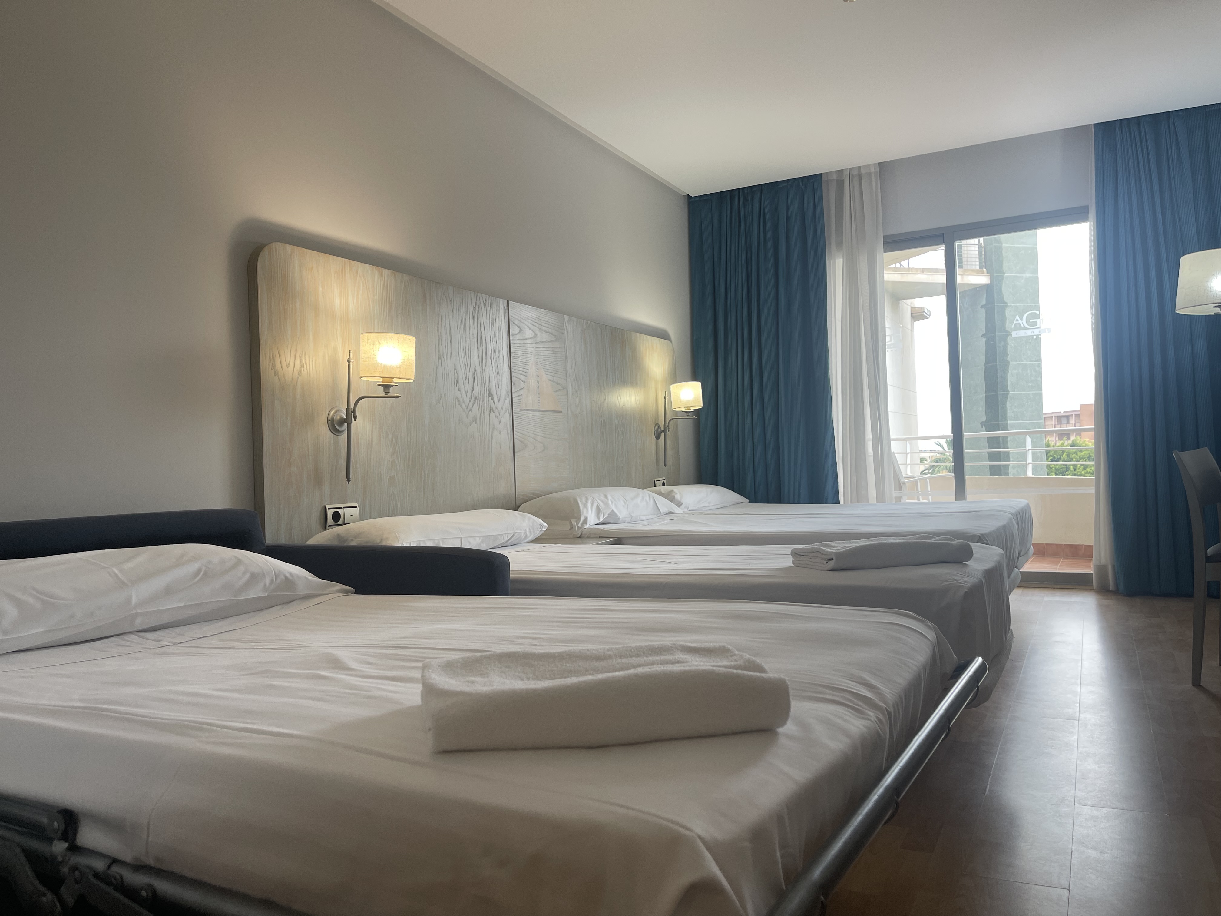Room, Double Bed, with Extra Bed, Street View