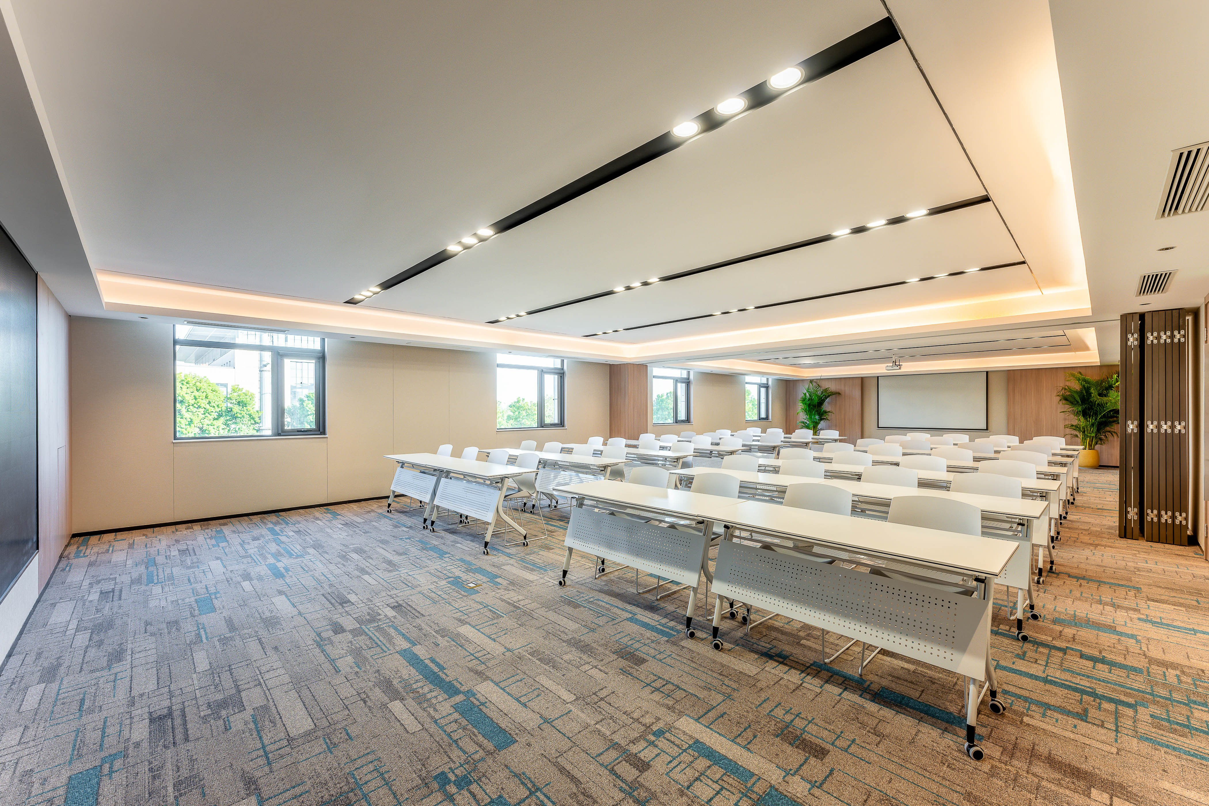 Holiday Inn Express Luoyang Longmen 16/27