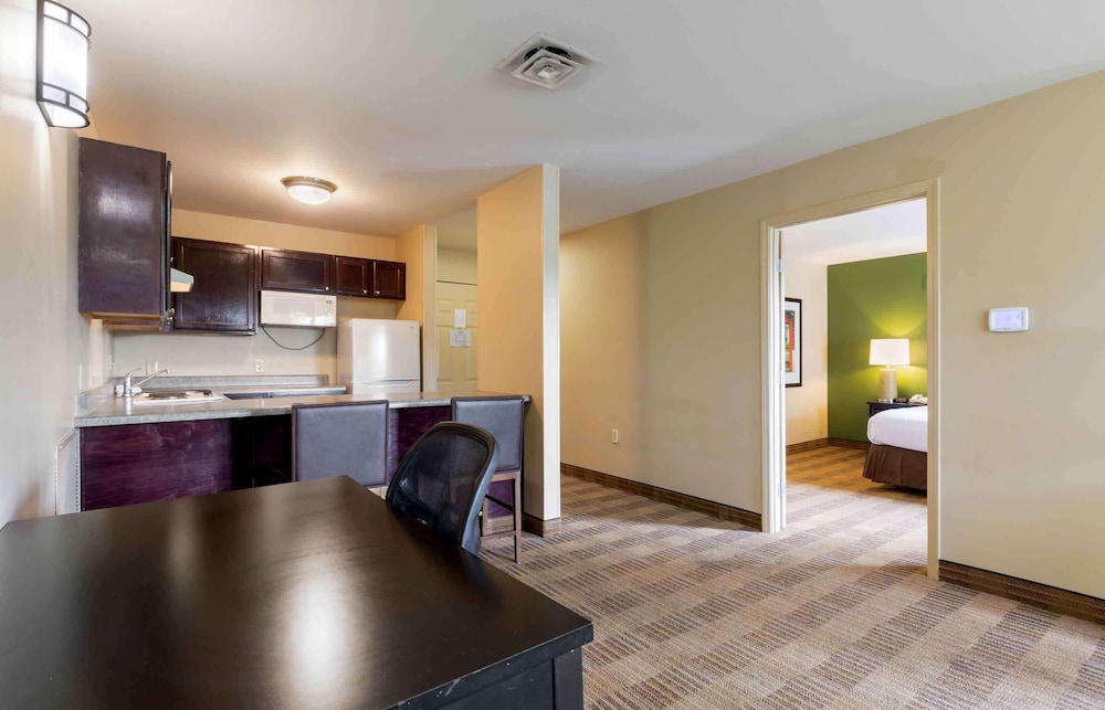 Extended Stay America - Columbia - Northwest Harbison 8/64