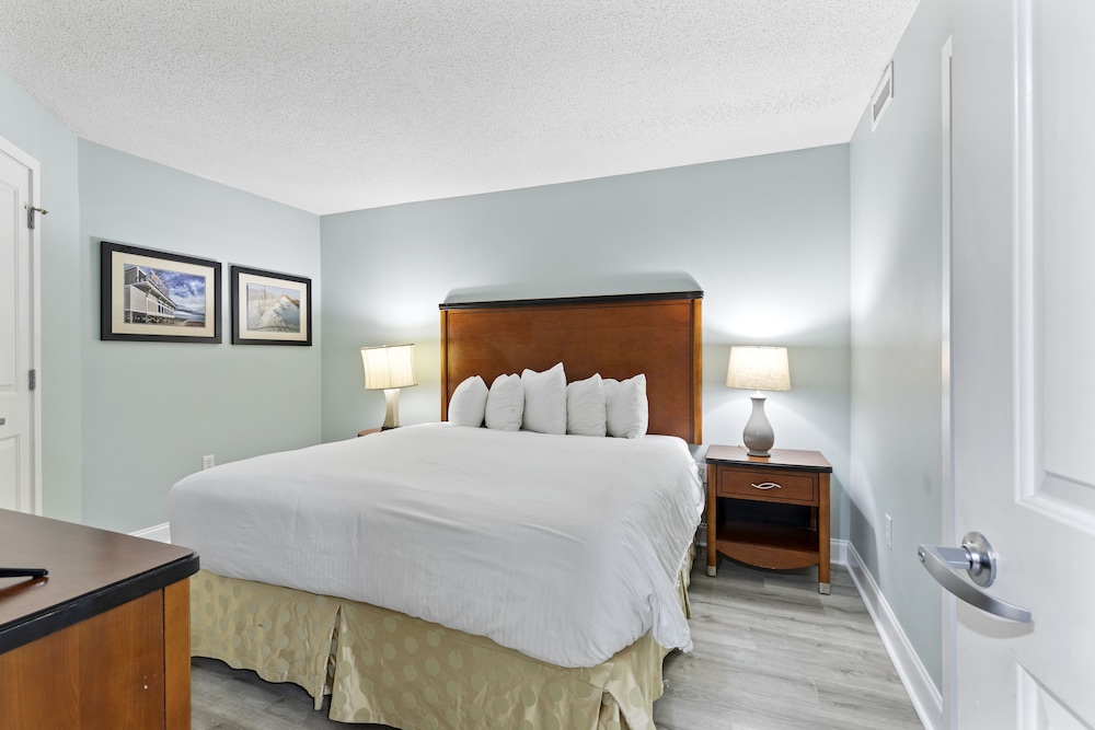 Sandy Beach Oceanfront Resort 13/50