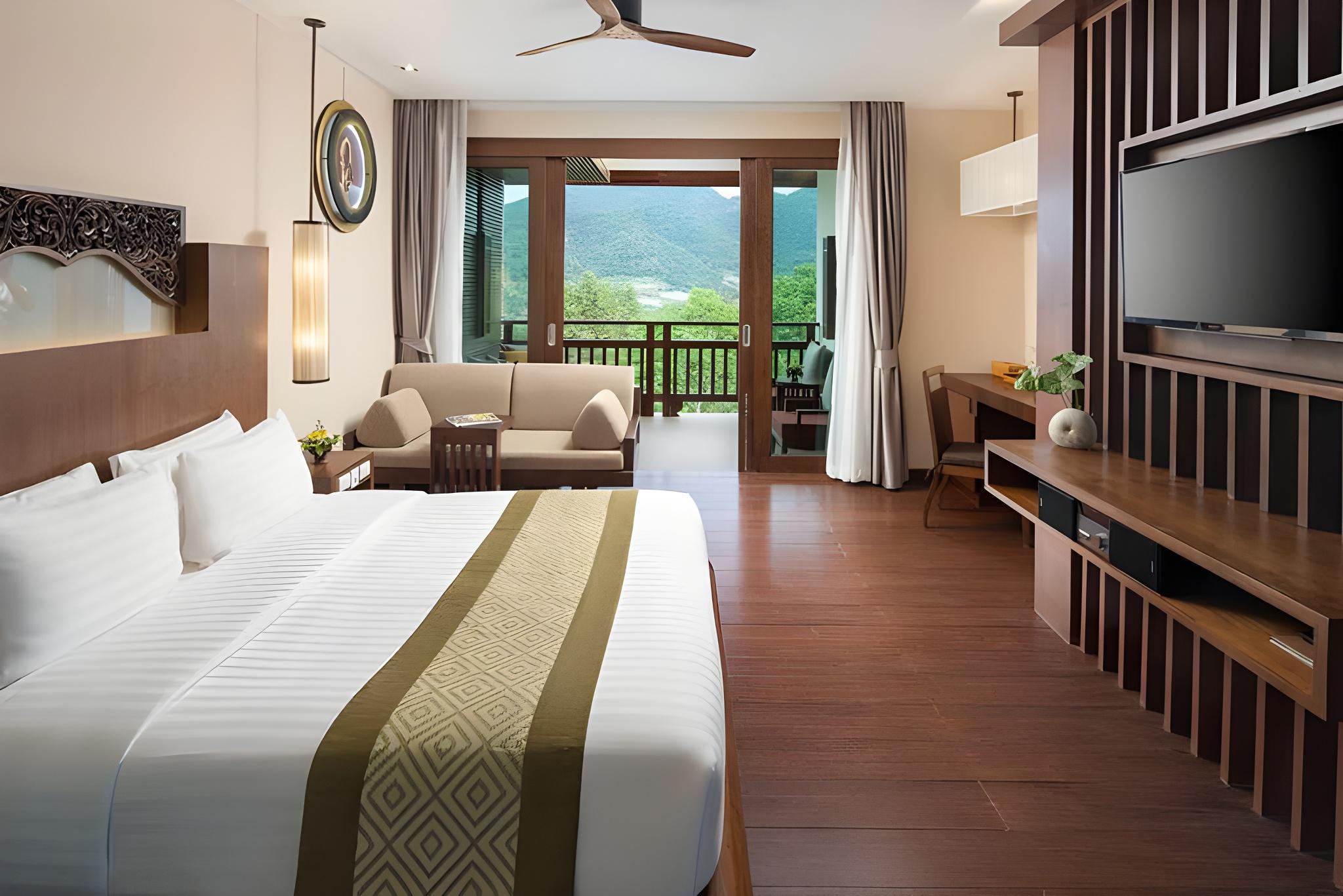 Sky, Mountain, Junior Suite, King Bed