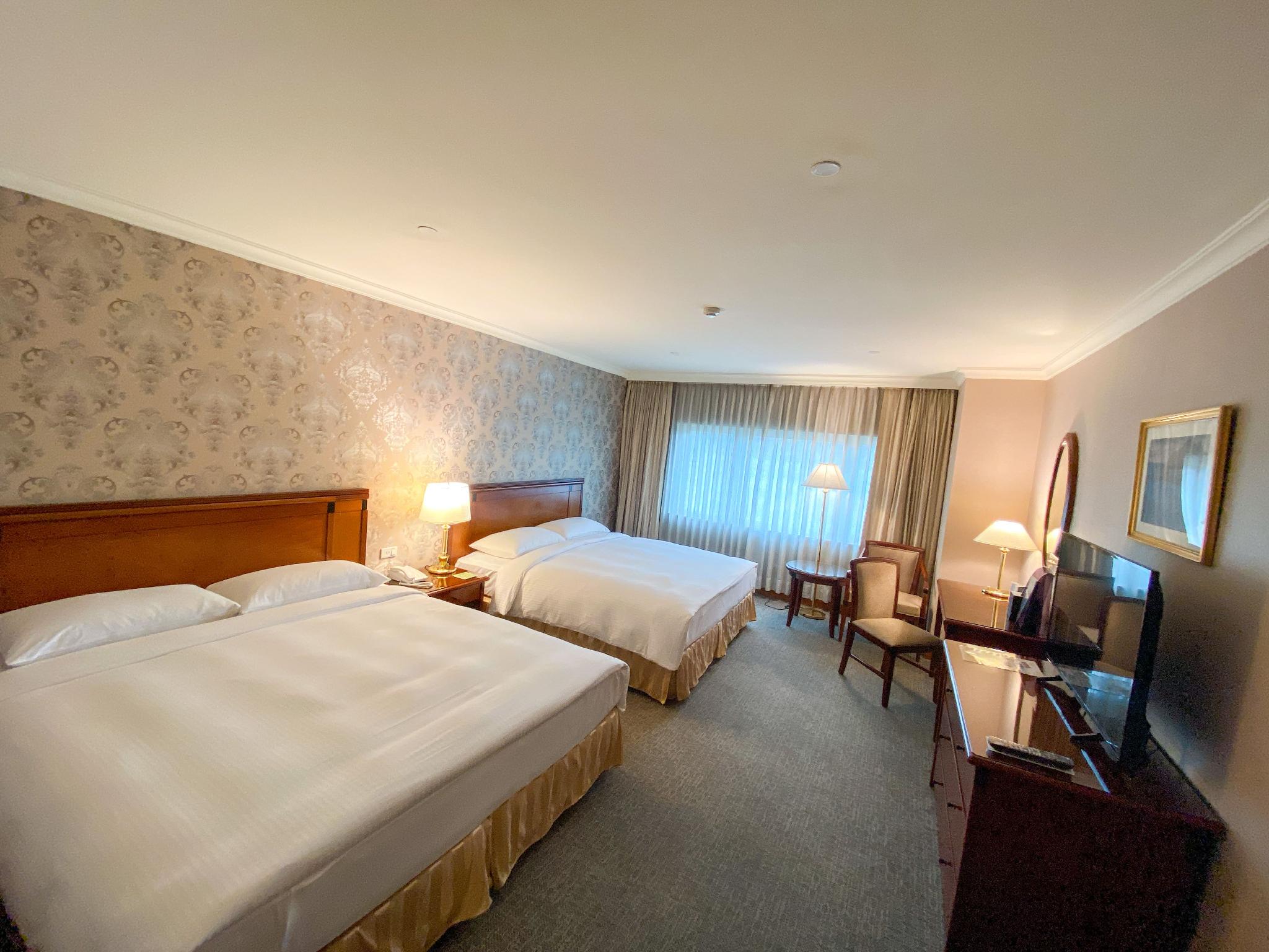City, 2 Queen Beds