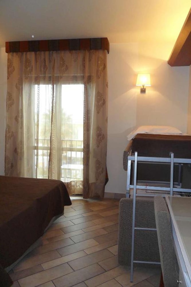 HOTEL EDEN 42/72