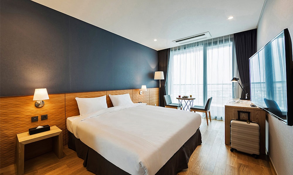 SUPERIOR, DOUBLE BED, CITY VIEW
