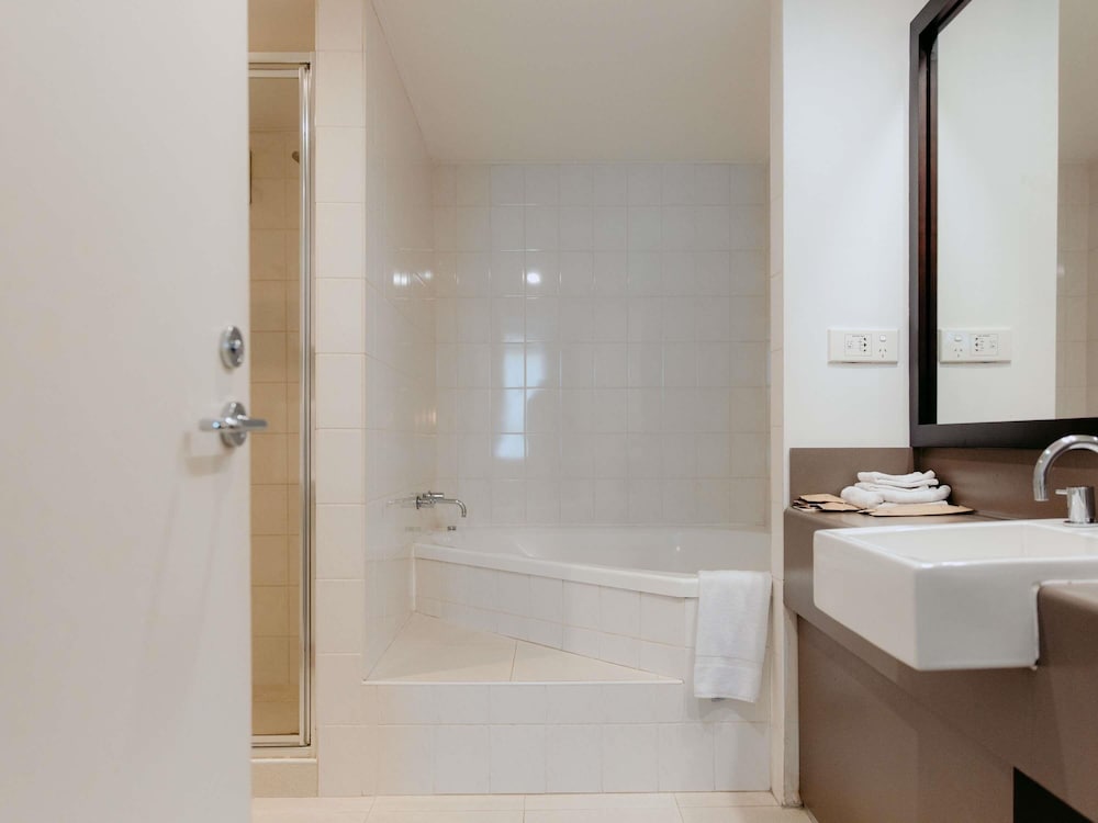 Mercure Sydney Parramatta 50/50