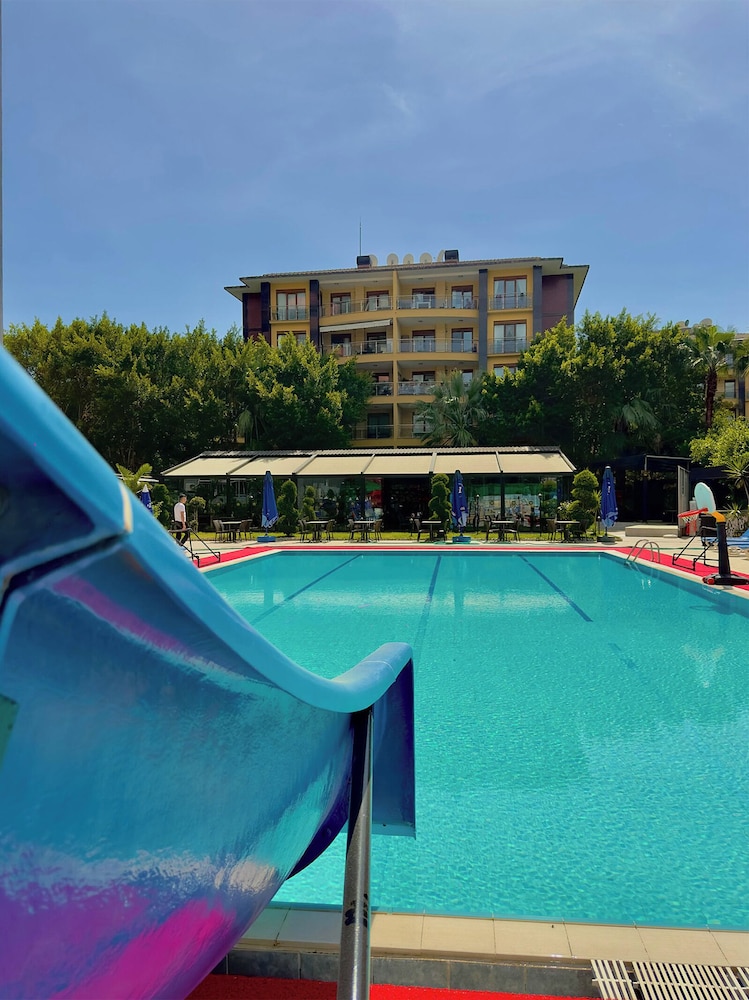 Grand Alisa Hotel 32/61