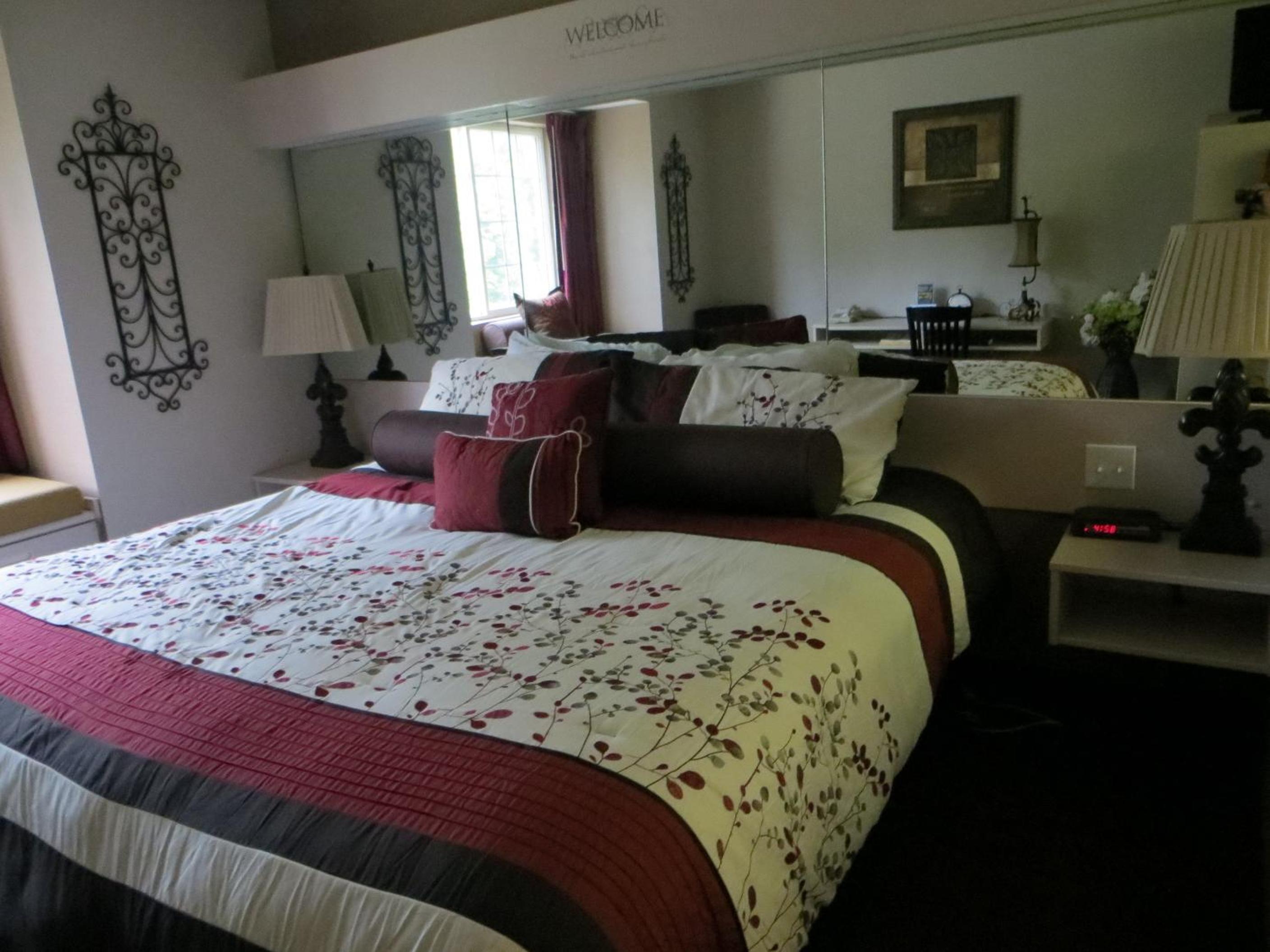 Patti's Inn & Suites 8/30