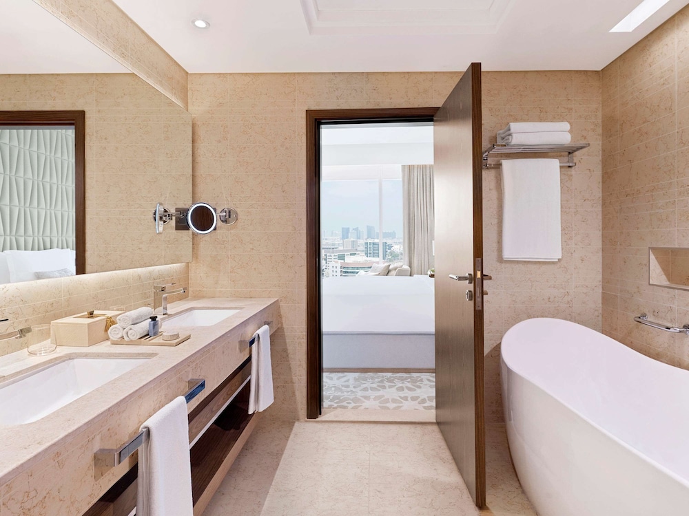 Sofitel Dubai The Obelisk 32/82