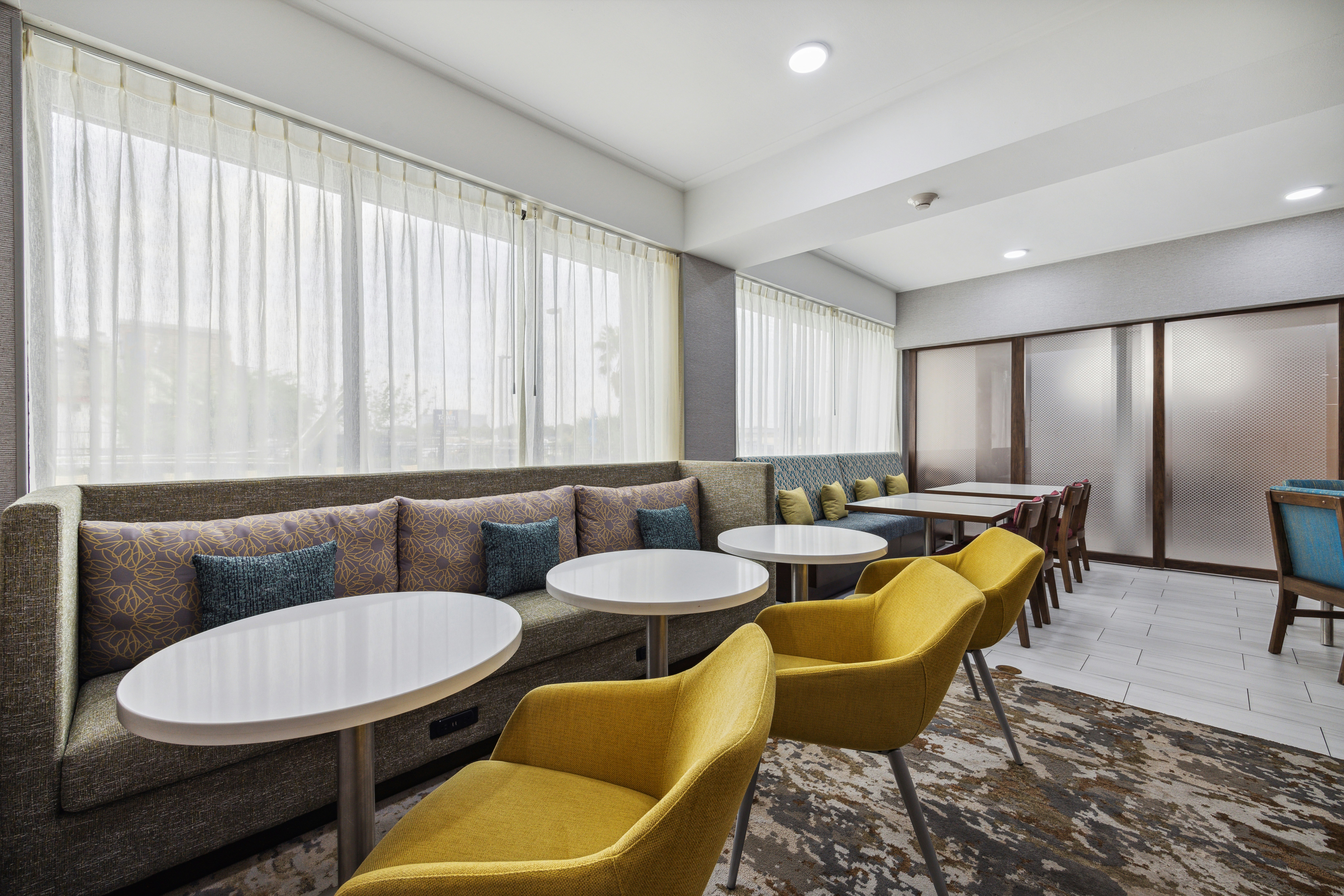 Hampton Inn Houston-Brookhollow 50/59