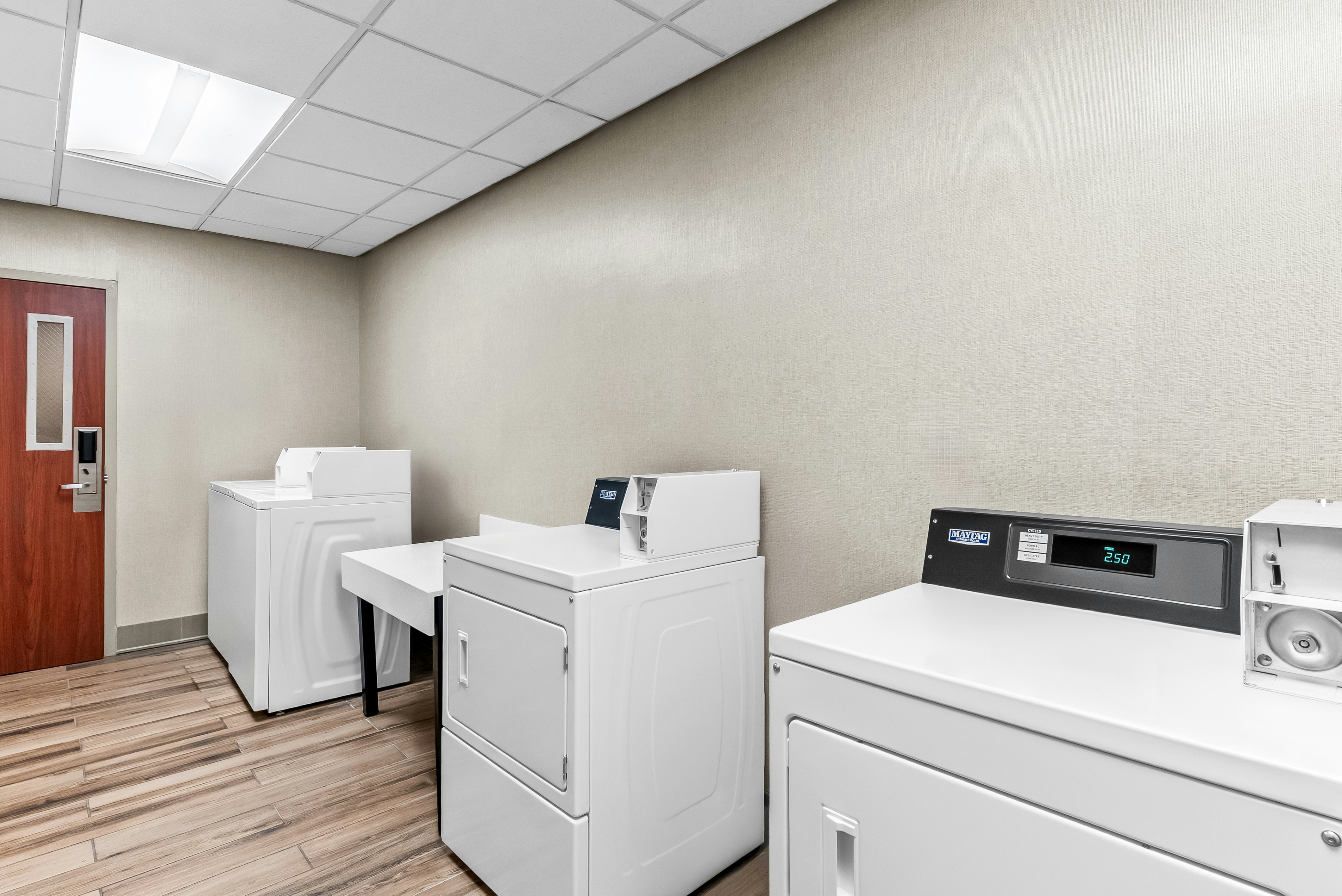 Hampton Inn Suites Scottsburg 37/82