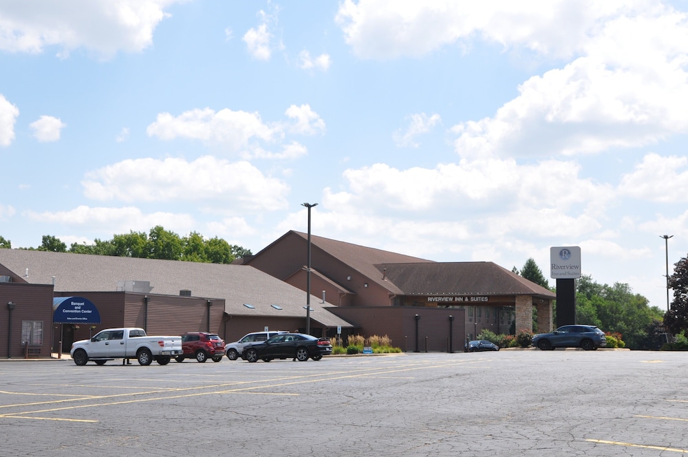 Riverview Inn & Suites, Ascend Hotel Collection 67/72