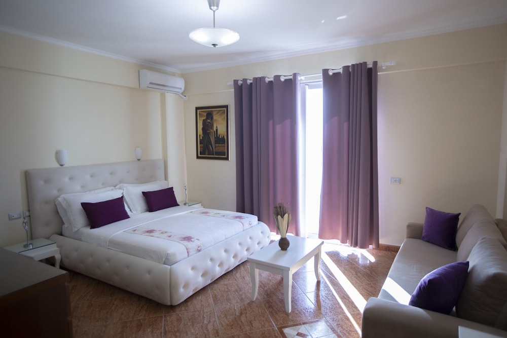 Hotel Oasis 15/50